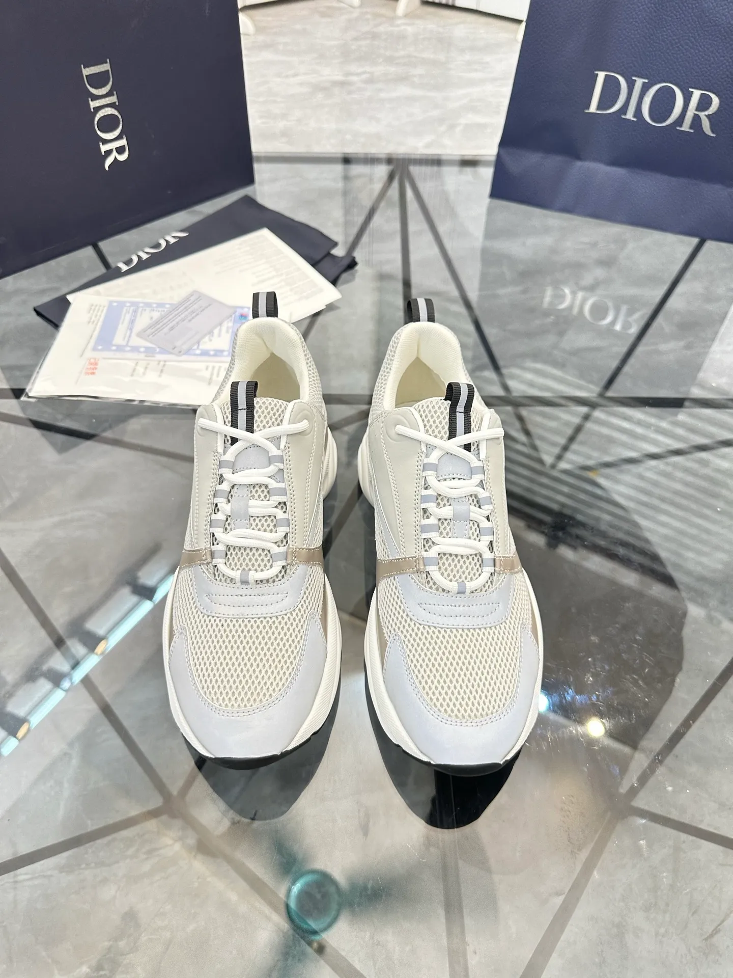 Men's shoes: 💰P460¥ Ready in Guangzhou, fully packaged Product trademark: Dior* "Dior*" low-top casual shoes Regular size: 38-46 (can be customized to 47) B22 Product materials: imported cowhide leather upper spliced ​​with original fabric, breathable lining, original outsole. Number: 920